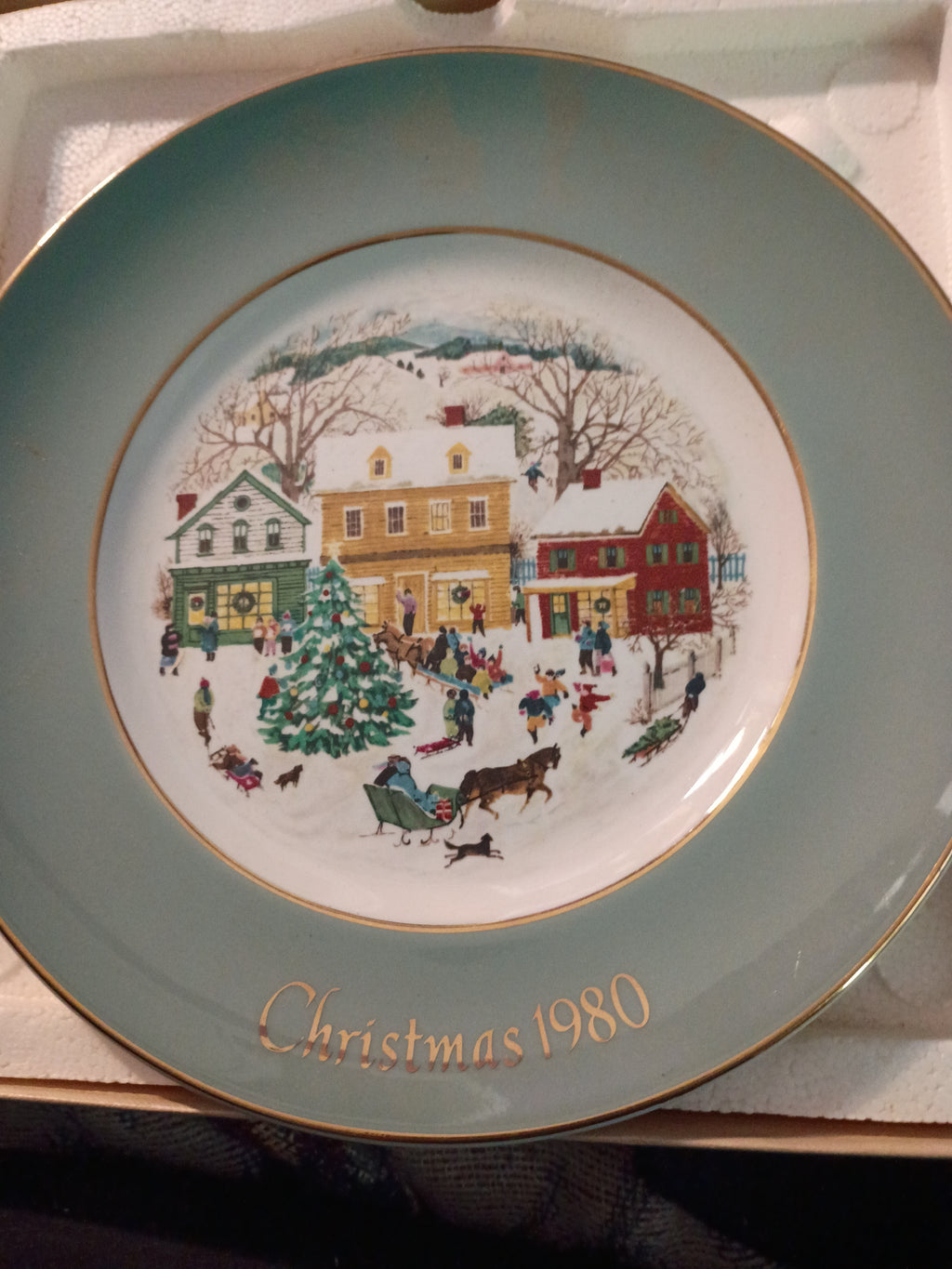 Vintage Collectibles – Antique Crystal, Tea Sets & Rare Finds