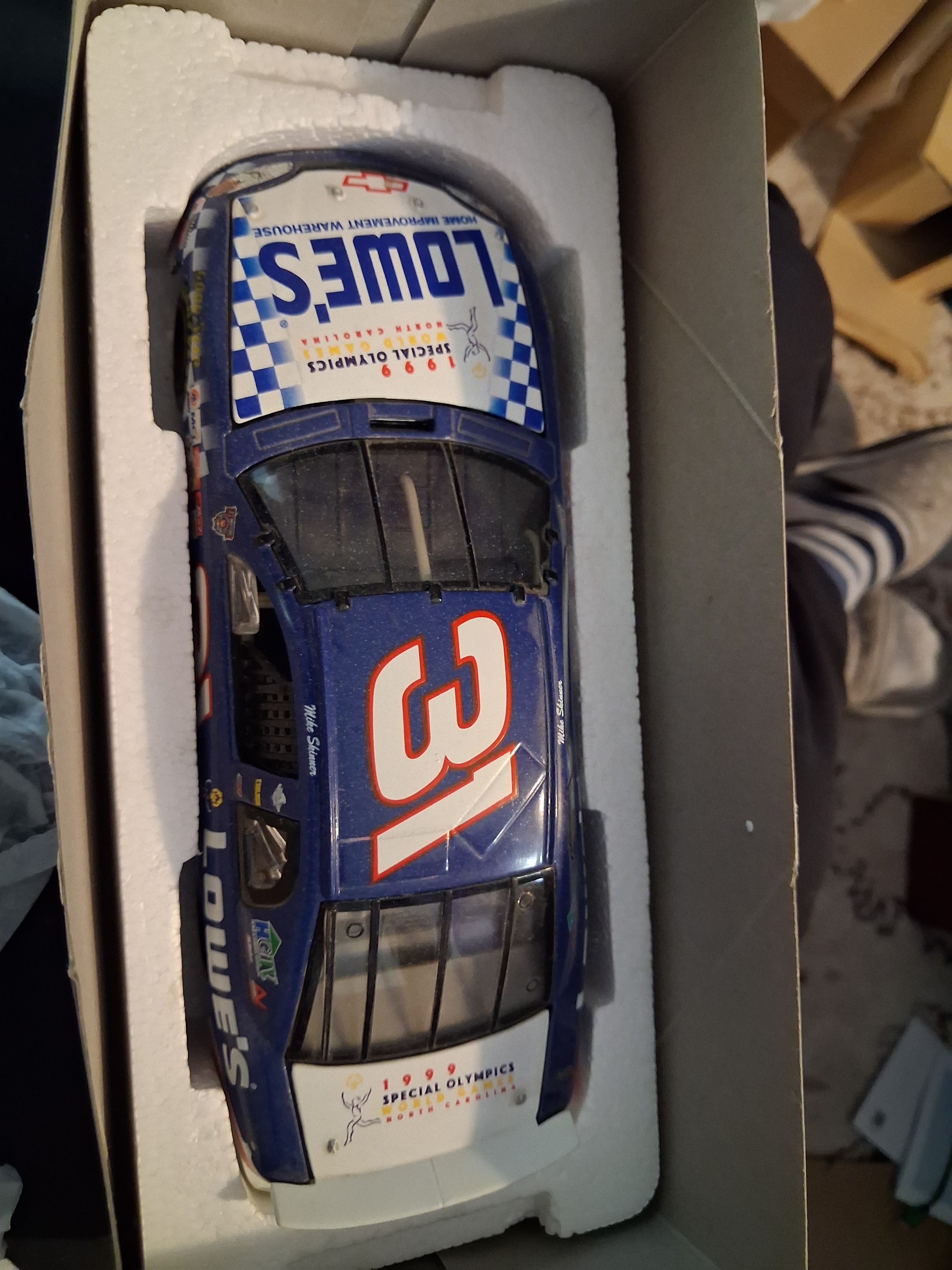 1/24 Scale NASCAR Diecast Cars – Dale Earnhardt Sr, Jr & More