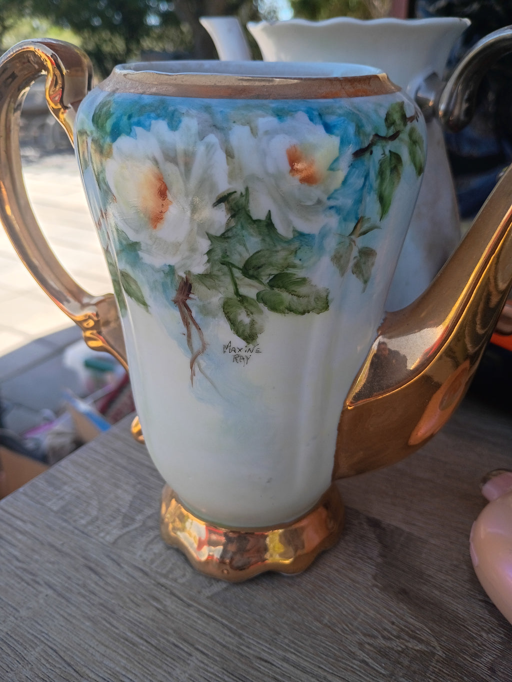 Vintage Collectibles – Antique Crystal, Tea Sets & Rare Finds