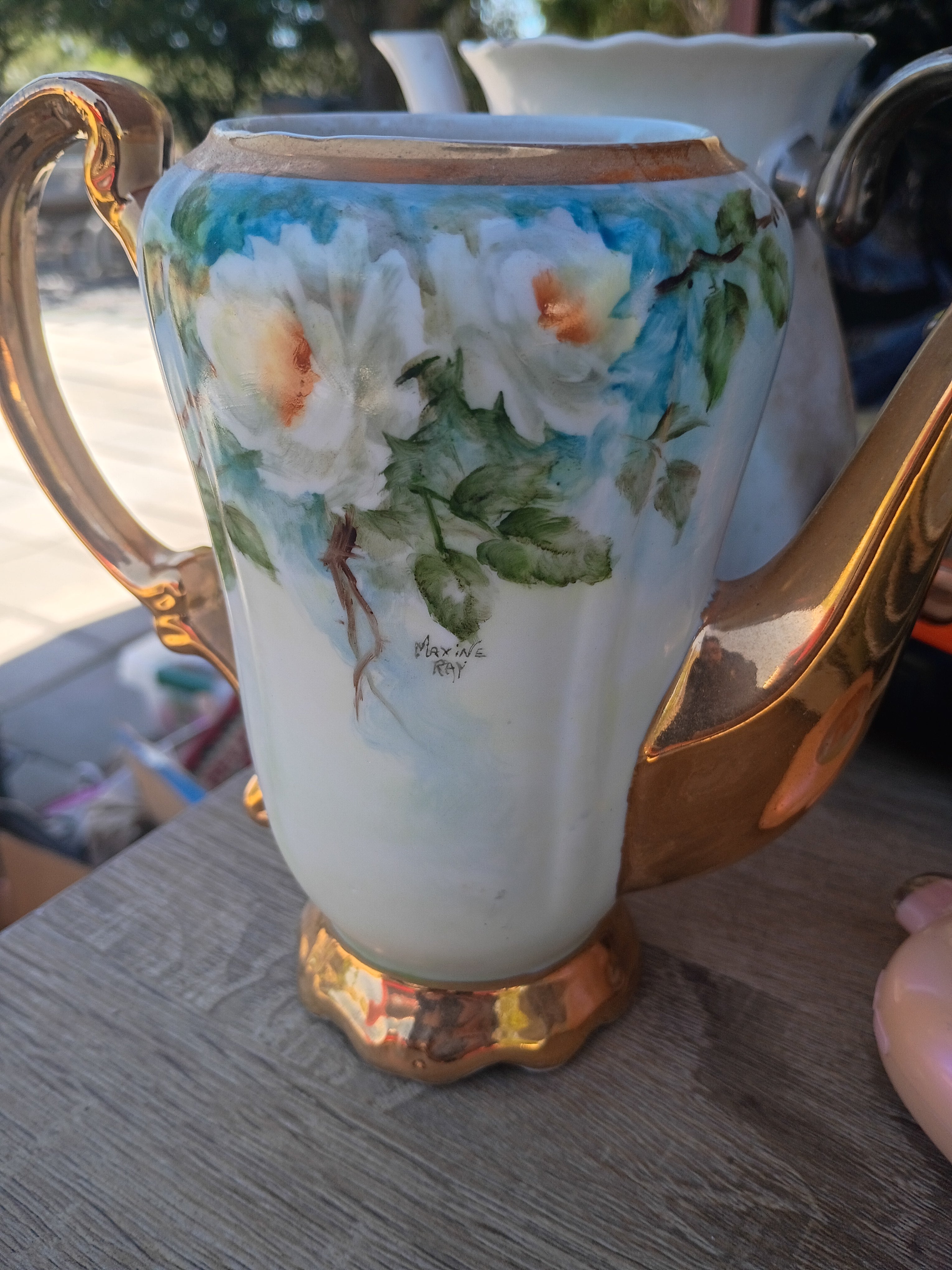 Vintage Collectibles – Antique Crystal, Tea Sets & Rare Finds
